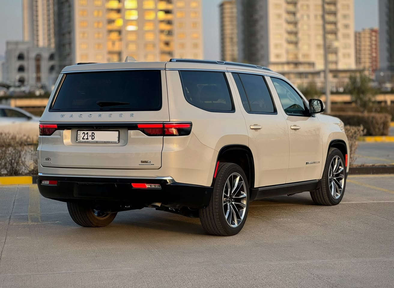 کوردی / عربی
‎بسم الله الرحمن الرحيم
JEEP WAGONER 2022 series 3 ڕەنگە تازەکەی 
جێب واگۆنەر ٢٠٢٢ دەرەجە ٣ فول فول ١/١ 
سەیارەیەکی فەخم و عایلی و ڕاقی منافسی کادیلاک
مەکینە ٨ پستۆنی ٥.٧ هێمی 392hp مەرغوب 
رەقەم کراوە سەنەوی تا ٢٠٢٩ بە ناوی خۆمانەوەیە
هەرزەو بەرادی تازەیە بەیانی بیکە بە ناوی خۆتەوە
تەنها ٢٢ هەزار کیلۆ مەتر ڕۆیشتوە 

نرخ 💵(( 445 ))💵 وەرەقە و معامەلە 

مواسەفات سیرێس ٣ فول فول :
دەبڵ پانۆراما و دۆسە کارەبا و ٥ بەصمە و داتاشۆ 
ئۆتۆ پارک دەبڵ جەگ هەوا  ٥ جۆر بەرز و نزم ئەکرێت 
کوشن کارەبا وجلد و تەبرید و هیتەر و چوپ و خەزن 
گێچ دیجیتاڵ و شاشە گەورە و گێر ڤۆلیۆم ٧ مۆد 
٥ کامێرا و ڕادار گەورە و حاسە فول ئەسیست ٣٦٠ پلە
سنوق شەفت و شەق و کوشنەکانی دواوە کارەبا 
ئاوێنە شەفت ویل ٢٢ ئینج و تایەی eagle بیلاد
سوکان جلد و کارەبایی و هیتەر و ڤۆلیۆم 
لایتی پێشو دوا LED و حاسە و پلاجکتۆر 
بە سویچ دەبڵی بەرز و نزم ئەکرێت 
سیستەمی مکەبەرەی MClntosh 🔊
٧ نەفەری و تەبرید مەرکەزی ❄️
زۆر مواسەفاتی تر ….

سەیارەکە تەنها پەڵەیەکی بچوک PDR ی هەیە  

ڤیدیۆی کامل مواسەفاتی سەیارەکەم لایە کڕیار لە ڕێگەی واتسئاپ  دوا بکات ✅

📍شوێن : سلێمانی 

***********☎️
ڤایبەر و واتسئاپی لەسەرە 
—————————————————————-
جيب واگونر  ٢٠٢٢ درجة ٣ فول ١/١ لون جديد 

ماشآءالله سيارة قوية فخم امريكي بمعنى الكلمة 
محرك ٨ سلندر ٥.٧ هيمي 392hp مرغوب 
سيارة مرقم سليمانية و سنوي جديد ٢٠٢٩
هزة و براد جديد ما علية غرامة تحويل مباشر ✅
٢٢ الف كيلو ماشي فقط

سعر 💵(( 445 )) 💵ورقة و بيها مجال 

مواصفات سيريس ٣ فول :
٢ بانوراما و دوسه كهربائي و داتاشو ٥ بصمة
دبلات جك هوائي و ينزل و يسعد ٥ درجات 
گيج ديجيتال و شاشة كبير و اوتو بارك و گير فوليوم 
٥ كاميرات و رادار  كبير  حساس و فول اسيست 
كشن جلد و كهربائي و تبريد و ٤ تدفئة و چوب و خزن
سندوق جك و يفتح بل رجل و ويل ٢٢ انج و تاير جديد
كشنات خلفي تحكم كهربائي و سماعة mclntosh🔊
ستيرن جلد و تدفئة و كهربائي و فوليوم مراية شفط
لايت أمامي و خلفي LED و حساس و بروجكتر 
دبلات يصعد و ينزل بل ريموت ( بصمة) 
٧ راكب و تبريد مركزي ❄️
بعد هواي مواصفات….

ملاحظة / سيارة كبيرة منافس كديلاك و يوكن 

عندي فيديو كأمل مواصفات السيارة شراي آطلب عن واتساب ✅

سيارة بي فقط اقل من شبر PDR 

📍مكان السيارة: سليمانية 

***********☎️
فايبر و واتساب موجود
