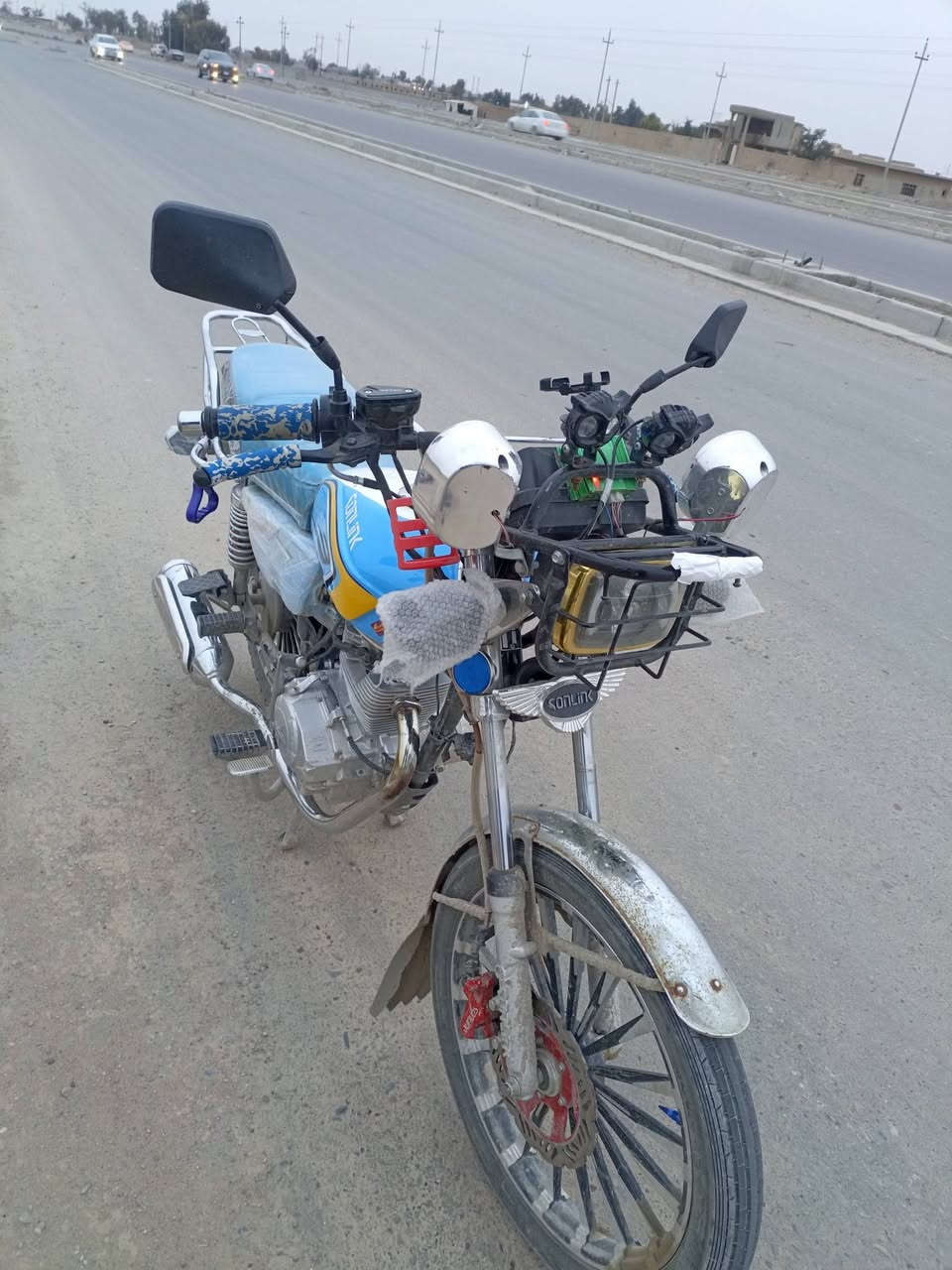 لــلــبــيــع 🎬
سيڤان سونلنك 24 محدث 25 بااب أول
 وزن ثقيل .
دشبول شغال .
ضوء عالي و ناصي و ليد حيل قوي .
Mp3 + نشره بال بگ لايت + اشاير شغال
سلف وهندر . وتشغيل عن بعد 
 محرك ما مفتوح شرط
نشاط فولل 
السعر 750 وبي مجال قليل ..
المكان بيجي •
الموشراي لايتعبني رجاءءءء •
موجود بس واتساب أو اتصال 
الستفسار ‏‪***********‬‏
