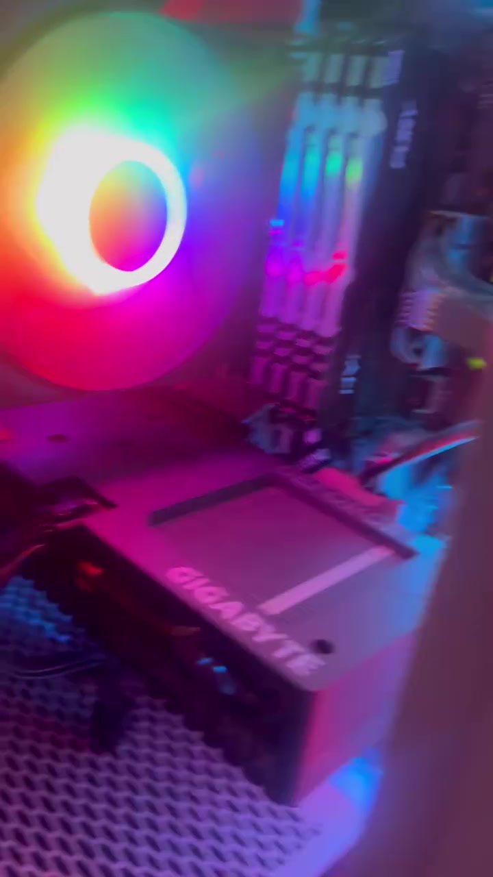 معالج i7:11700k انتل
GPU 4060 نسخه الايكل كيكا بايات 

تخزين ٦ تيرا m.2 ssd او ١ تيرا حسب رغبه المشتري 

مذر بور ستيل ليجن z590 As rock 

تبريد هوائي 

بور 750 

رامات 32 ddr 4 :3200 mz 

كنك ستوم فيو راي  

مكاني محافظه بابل وعندي توصيل 

للتواصل ***********
