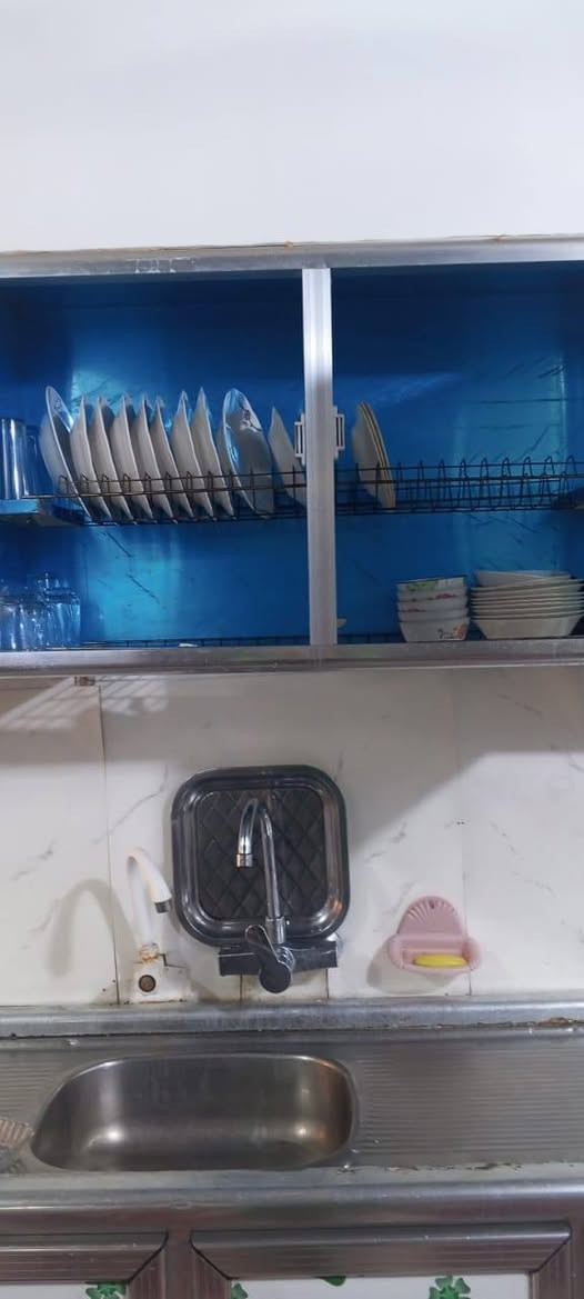 للبيع. كاونتر نظيف +سنكي.  مثل ما واضح بلتصوير ..كربلاء حي الحر السعر ب 150 وبي مجال بسيط ***********
