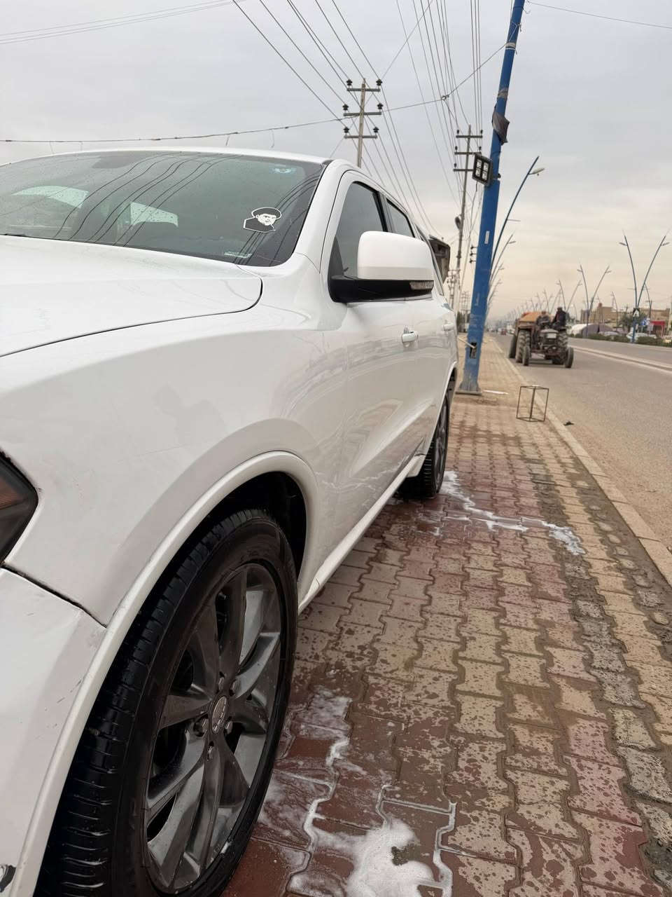 سلام عليكم لبيع دوج دورنكو موديل 2017 بسمي رقم بغداد انكليزي السياره VAP فول مواصفات التفاصيل داخل السونار مكينه 3600 السياره جديده حيل السعر220 وبيه مجال الشراي *********** اخوان مكلف بل لنشر
