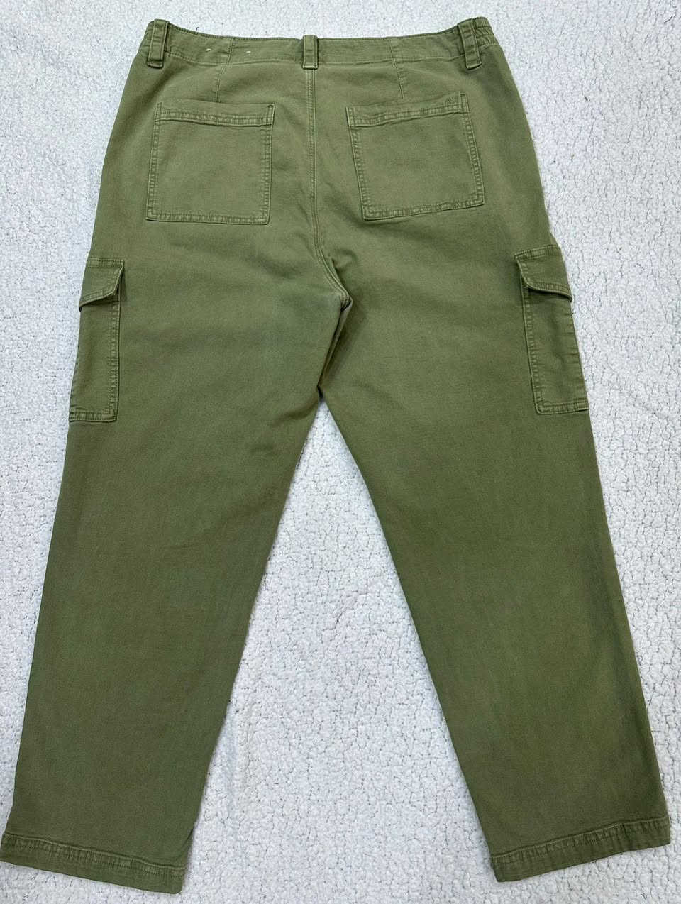 بنطرون AMERICAN EAGLE
قياس 38
الطول 103 
الحجل 21


**إذا كنت صاحب هذا الإعلان وتريد حذفه لأي سبب، رجاءا أرسل رسالة إلى الدعم الفني**