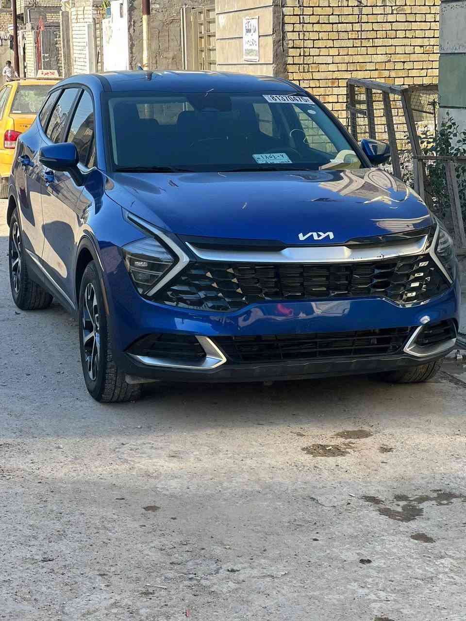 سلام عليكم
كي سبورتج للبيع موديل ٢٠٢٤ 
وارد امريكي حادث شبر بل بنيد فقط 
سياره مواصفات بصمه تشغيل عن بعد رادار امامي خلفي حساسات سايد بريك دكمه وبعد بيها مواصفات للاستفسار اكثر انتصال *********** 
مكان السياره بغداد
