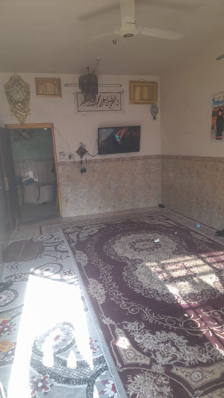 بيت للبيع ١٢٠ متر واجهه ٦ ونزال ٢٠ طابقين بناء كلاسك 
كراج مدخلين صاله ومطبخ وحولي وحمام وغرفه ومنور
طابق ثاني ٣ غرف وحمام وسطحين 
خدمات ماء كهرباء مجاري تبليط عرض شارع ١٠ متر 
الموقع الغزالية شارع الضغط خلف جامع الحمزه 
للاستفسار 
زيارة مكتب المشجر للعقار بداية شارع المشجر مقابيل محطة الوقود 
او اتصال 
***********
***********
***********
