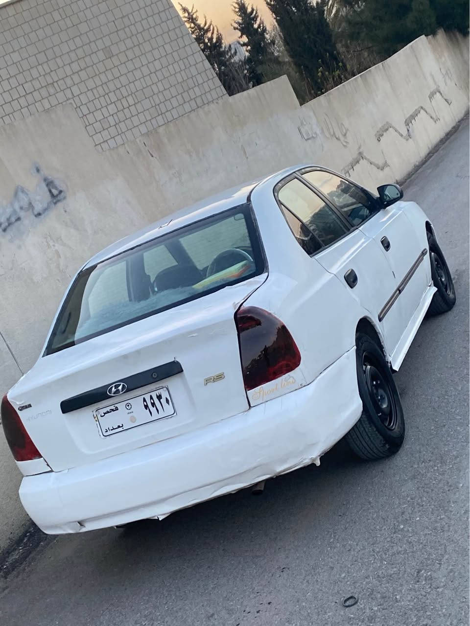 هۆندا اکسێنت 

مۆدێل2002

مەکینە ڕەش

مەکینە بەخ دڵی فەقیر

ئاڕمی پلاستیکی سلێمانی

گێڕ عادی

تابرید ساردو گەرم

٤ تایەو ویلی لۆک لۆک

گێڕو مەکینەی بەشەرت

بێ دەعم پێشی زۆر جوان

شانو سەقفی زۆر جوان

موسو بڕاوە بەشەرت

سەیارەکە زۆر جوانو 

ڕێکو پێکە ماڵی دۆستە

کارەبای هەمو گیانی بەشەرت

کامل ناو گێچی ئیشەکا

بێ تەقەو رەقە زۆر تمو تۆڵە

بەنزین زۆر زۆر کەم ئاخوا

ئاڕمو ئەوەلیاتو موسو بڕاوەی بەشەرت

سعریشی ٢٨ گەڵاو 
مەجالێکی برایانە

پارەی مازدایەکی گەنیوە

لە سلێمانیم تەنیا فرۆشتنە

0775 527 33 05بەس سیم

0751 195 61 58فایبەر وەتسئەپ السليمانية, العراق
