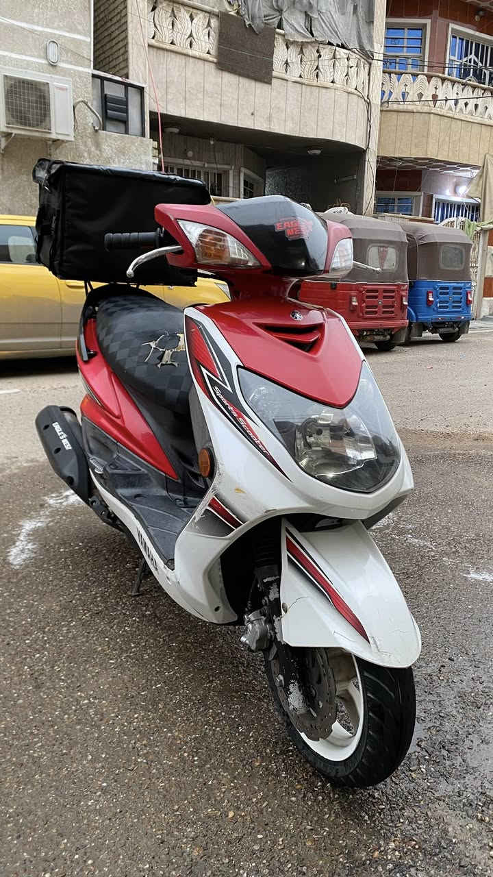 السلام عليكم دراجه سكنس فحل كوري خمسينيه دراجه مكفوله برغي ممفتوح بيه دراجه ناعمه مداريه بانزين محسن ودهن امزويل دراجه للبيع سعره 1275 وبيه مجال مكاني بغداد حي القاهرة الاتصال ***********
