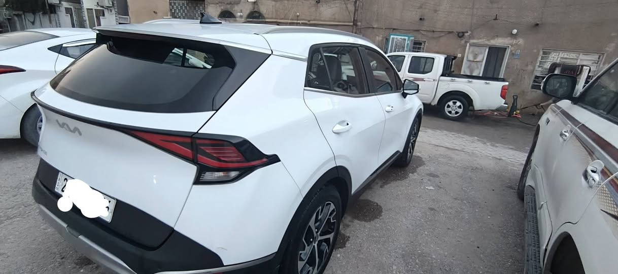 🚗 للبيع: كيا سبورتج 2023 – وارد خليجي
📍 مكان السيارة: بغداد – مدينة الصدر 
📞 للتواصل: ***********
سيارة رقم اربيل بأسمي تحويل مباشر
💰 السعر: 215 ورقة 
📊 المسافة المقطوعة: 85 كم
🛠️ المحرك: 4 سلندر 2000cc

⚙️ المواصفات:
• نص مواصفات عادية
• بصمة تشغيل عدد2
 تشغيل عن بعد
• شاشة كبيرة
• كاميرا خلفية
• حساسات 
• تبريد قطعتين
• درايف مود – أوتو هولد – نظام منحدرات
• هاند بريك دكمة
• مرايا كهربائية
• شفتات ستيرن 
• اربعة انظمة قيادة 
كشنات جلد بس دون تدفئة
السيارة مكفولة كفالة عامة مابي اي ضرر
