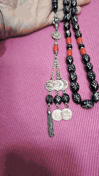 . يسر حجازي مكاوي قديم  .
 . العدد 33 ثلث نضافه تامه فواصل مرجان   .  
. كركوشه انتيك 3 خرزات حجازي قديم ومرجان . 
 .   وزن السبحه الوزن 67 غرام صافي .
                  
………… تواصل خاص السعر والتفاصيل 
او تواصل واتساب او على رقم ***********

مكاني الناصرية الحبوبي مركز المحافظة 
يوجد توصيل كافه محافظات العراق. 🚛
