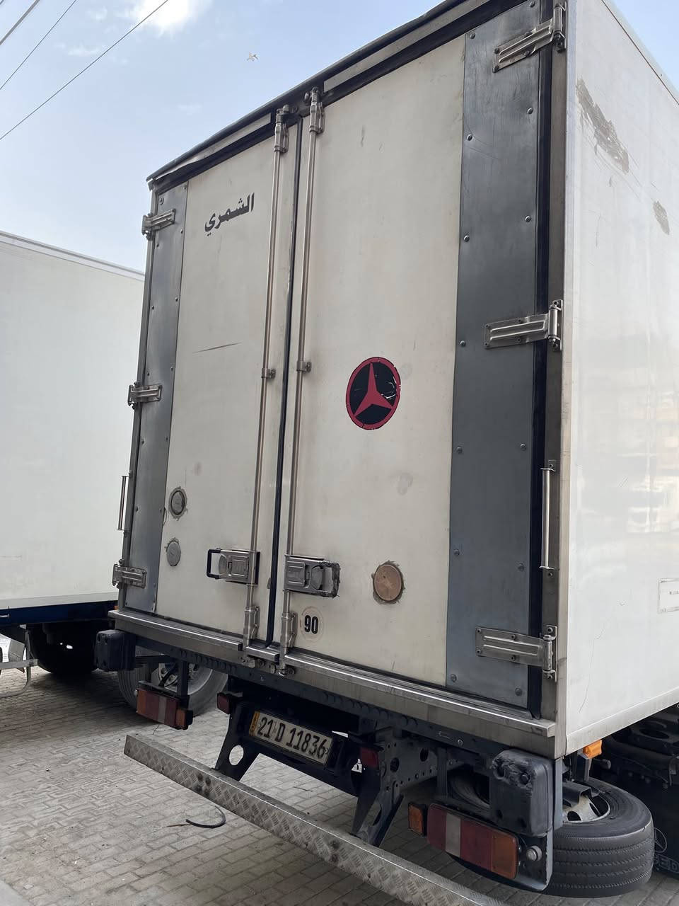 السلام عليكم اتيكو براد موديل 2005  6 سلندر 8 برغي مجموعة اكتروز  سياره خير من الله من ناقصه ايشي رقم موبايل ***********
