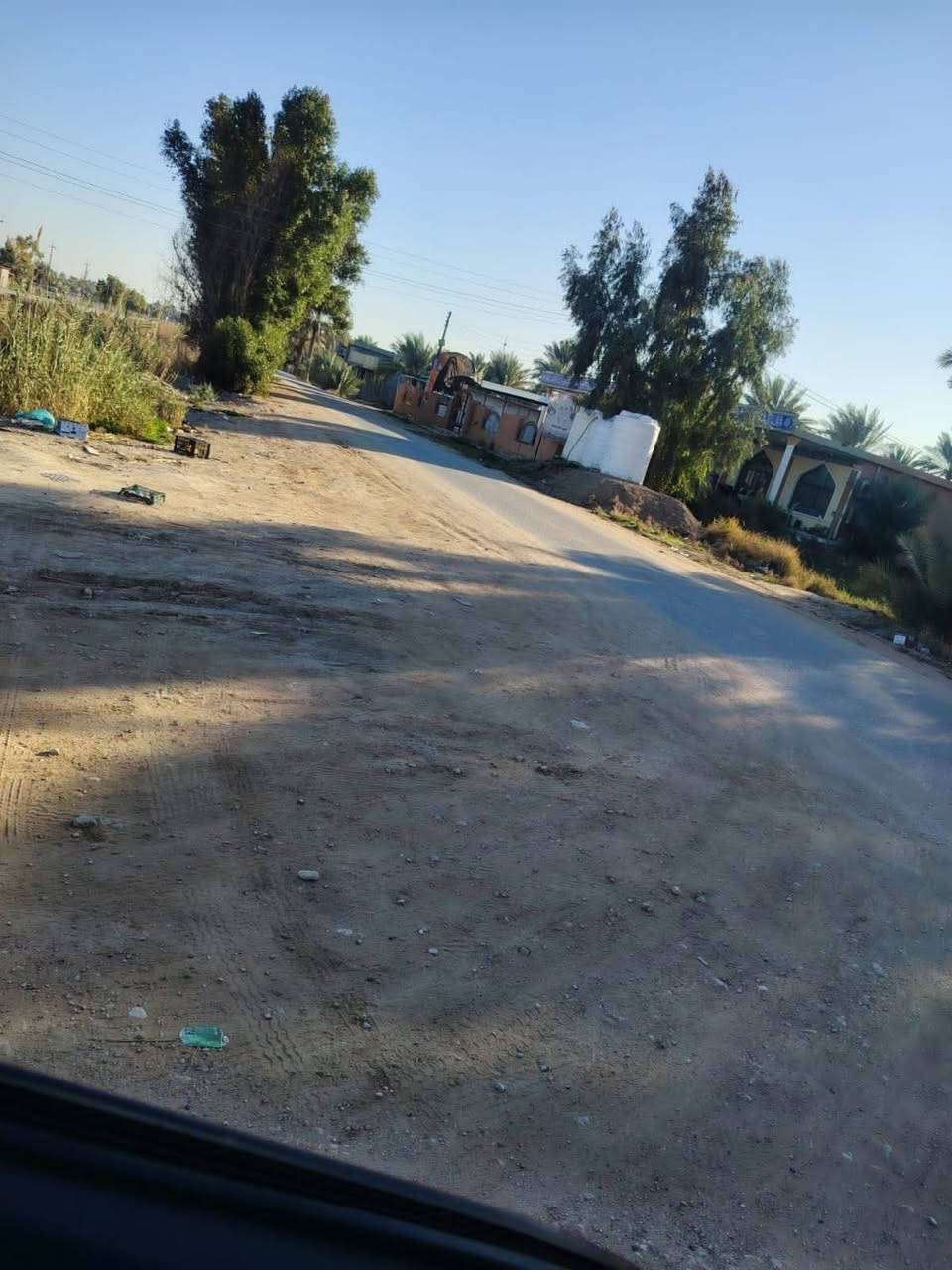 ارض ٣ دوانم سند ٢٥ باسم شخص واحد حله جامعة بابل قرب سيطره حله نجف منطقة الحكانيه موجود مي وكهرباء وتبليط عرض الشارع الداخلي ١١ متر باسم شخص واحد موجود مدارس وصيدليات واسواق ومولده كافه الخدمات الشراي يتفضل *********** خاص تبعد عن الشارع حله نجف كيلو ونص
