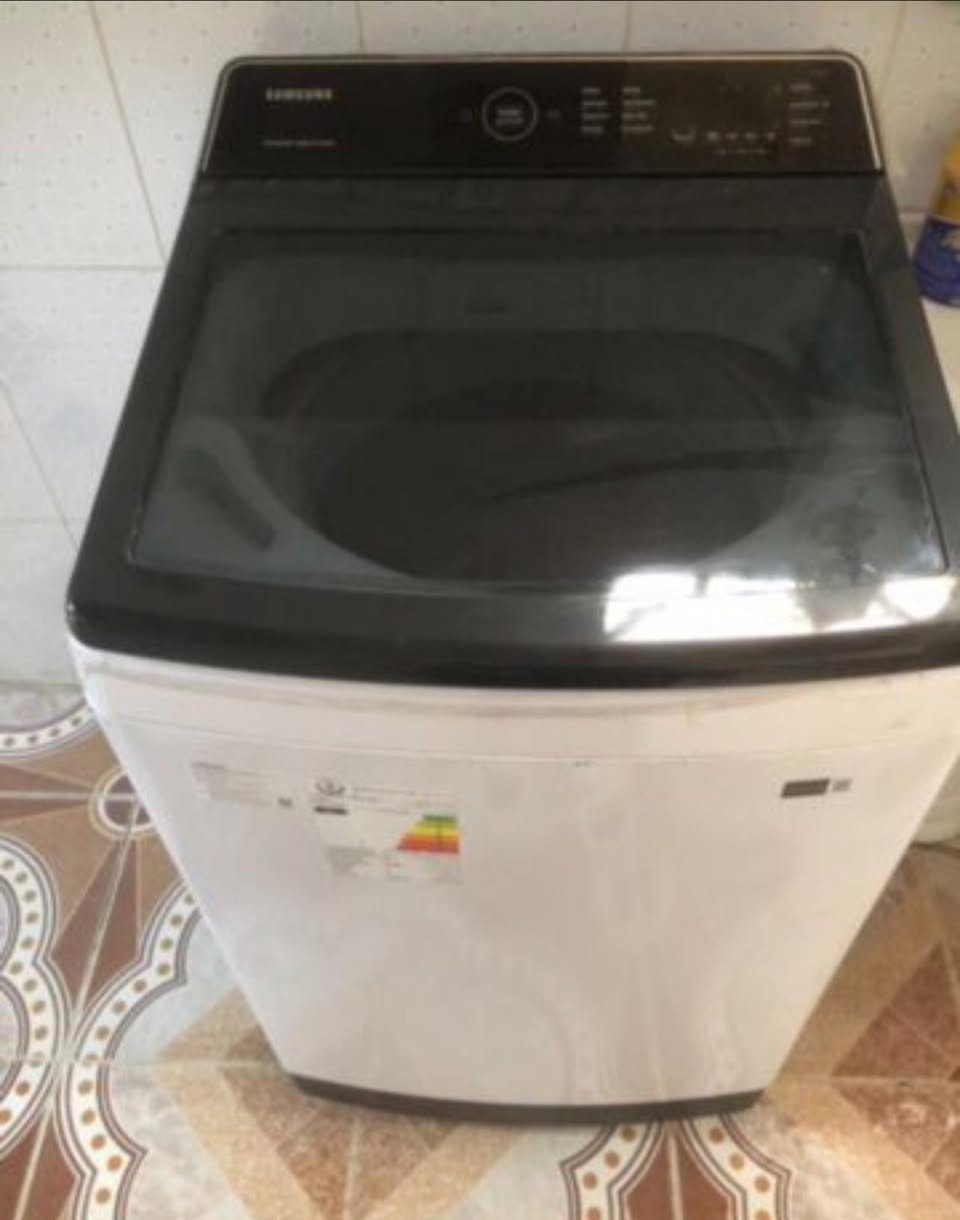 السلام عليكم غساله البيع جديدة السعر ٣٠٠ الف غرفه نوم السعر مليون وربع  ***********
