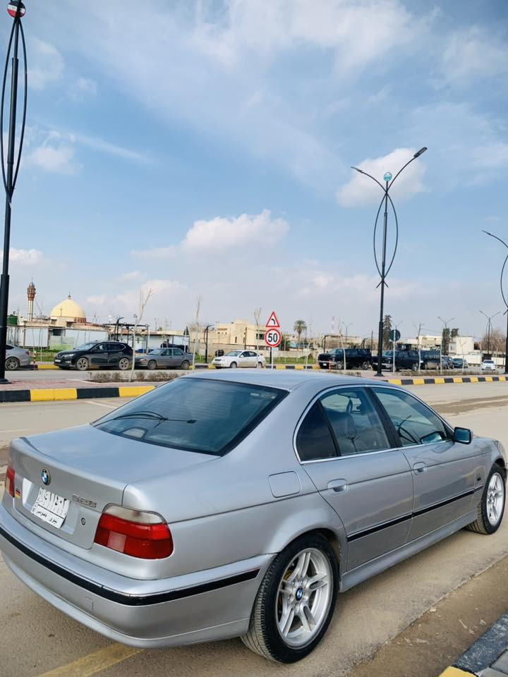 سلام وعليكم
بيم صقر 1997
اصل وفصل 528  🔥
محرك وكير شرط
كير توماتيك وعادي
تبريد ثلج ❄️
مصبوغه عام جماليه
كشنات M جلد  دركه تحكم تحديد سرعه 
سسلايت جام
 سقف كنتاره
شاشه اندروايد
تلفون 📞
لايتات زينون
ويل M
برده خلفي بلادي
شرط لتحويل رقم الماني 
مكاني الموصل
رقم تلفون
***********
***********
