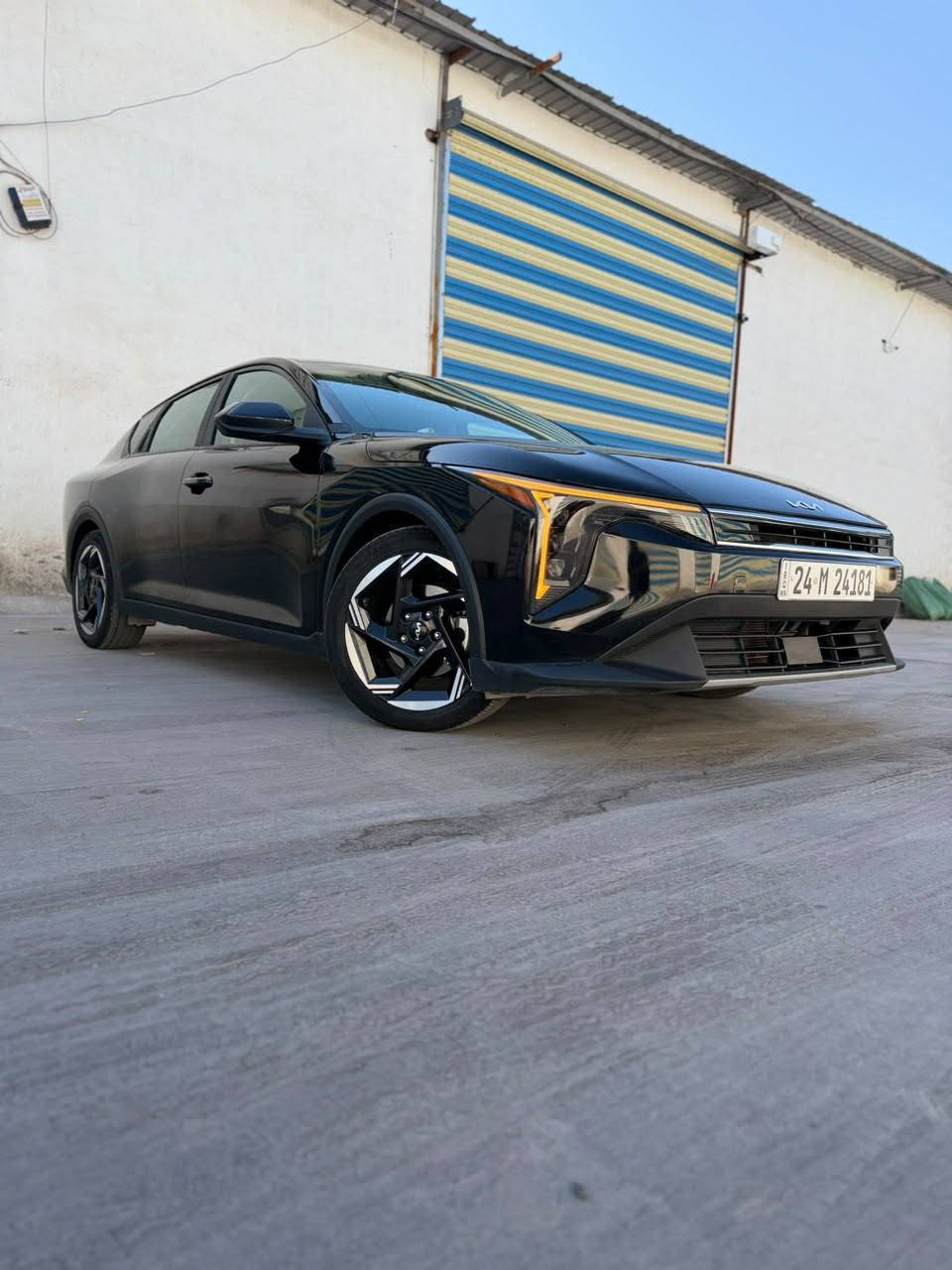 السلام عليكم
Kia.   K4
موديل 2025
ماشية 12000 mi
بعده زيروه
ترقيم جديد ودخول جديد 
اللون اسود
المواصفات EX
شاشه 
كامره
شاشه دجتال الكتروني
تحكم ستيرن فول
ويل كب 17
رادار امامي
رادار خلفي
رادار جانبي نقطه عمياء
تحديد مسار
قياده ذاتيه
تنبيه خروج عن المسار
اوتو ستوب
لد نهاري
بك لايت لد
تشغيل عن بعد
جنطه ذكيه
وبعض من المواصفات الاخرى
السياره دخول جديد وترقيم جديد
تريد تحويل تريد وكاله
الحادث
صور امريكا بالمنشور 
جاملغ وبنيد صبغ بدون دواخل بدون ايرباك 
شاصي واللغد مكفولات
السعر170$
للاستفسار ***********
الموقع بغداد الكاظميه چكوك
