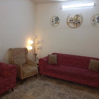 قنفات • ١٠ مقاعد • حي الجهاد