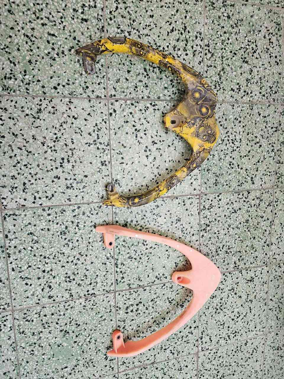 للبيع غراض ماطور ماكس عدله
اصليات مختمه الأغراض عليها تراب هنا نضيفات 
السعر خاص 
رقم ***********
