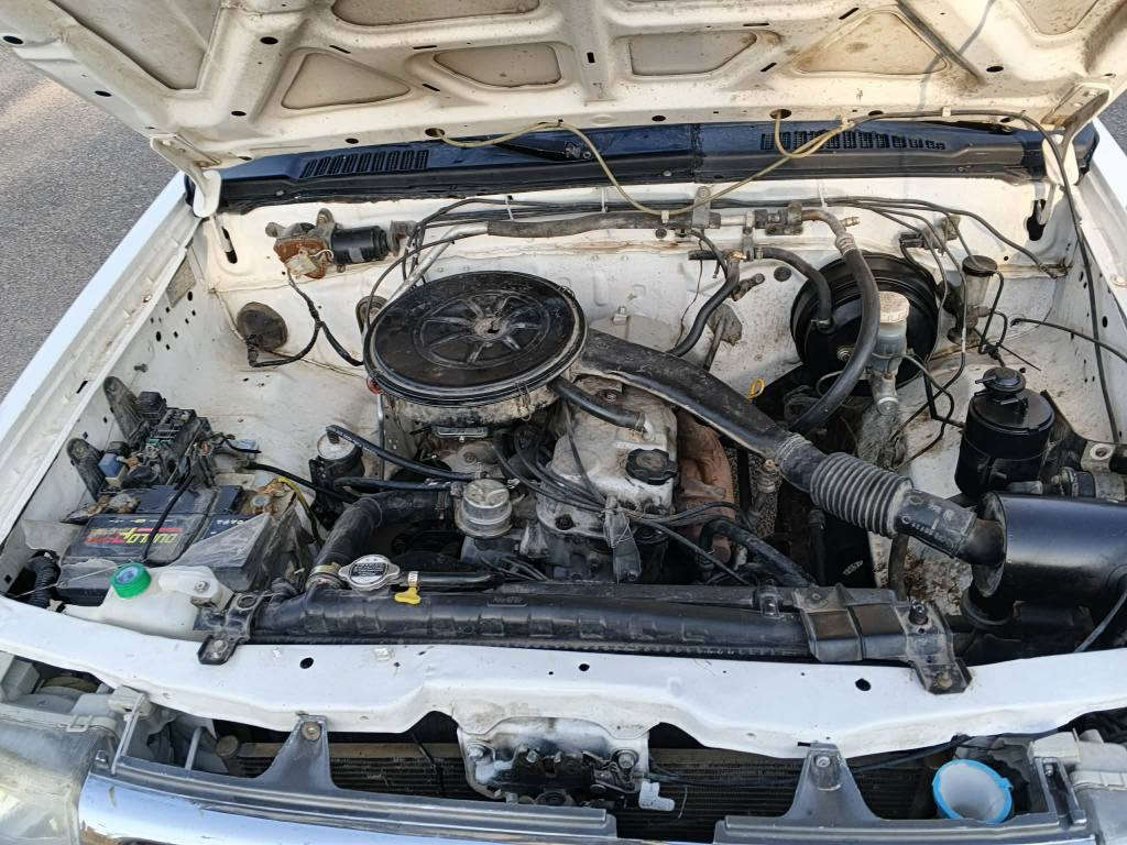 نیسان تاکیی پینچ قولا ب مۆ دیل 2002 گیڕ مه کینه  به شه رت سه نه وی نویه هه تا  2031  چو ا ر تا یه ی لۆ کی له ژیره زۆ ر تو ند و به نده ته برید به شه رت پا وه ر نیه  حیزا م سبو غه شا نسی و بڕا وه به شه رت به شه رتی حا سیبه یه ناوی نه بیت  نرخ 62گه ڵا  ژ.م ***********کۆ یه *********** كويسينجاك, أربيل
