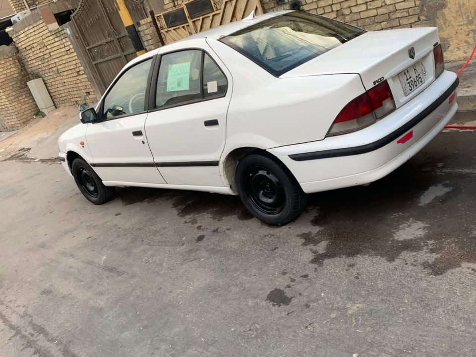 السلام عليكم 
سمند مديل 10 خصوصي رقم بغداد انكليزي سنوية لل31 
سيارة نضيفة غرفتها تخبل 
ارضية كلها جديدة.لايتات زنون.كهربائيات كلها شغالة 
(محرك+كير +تبريد)وي السويج 
سنتر لوك 
اشاير 
بيها فقط بنيد مبدل لان طاير القمارة سليمة غير هل شي كلشي مفول
 السيارة نضيفة بمعنى الكلمة فقط ملاحضات بسيطة 
للاستفسار*********** مكان بغداد مدينة الصدر
