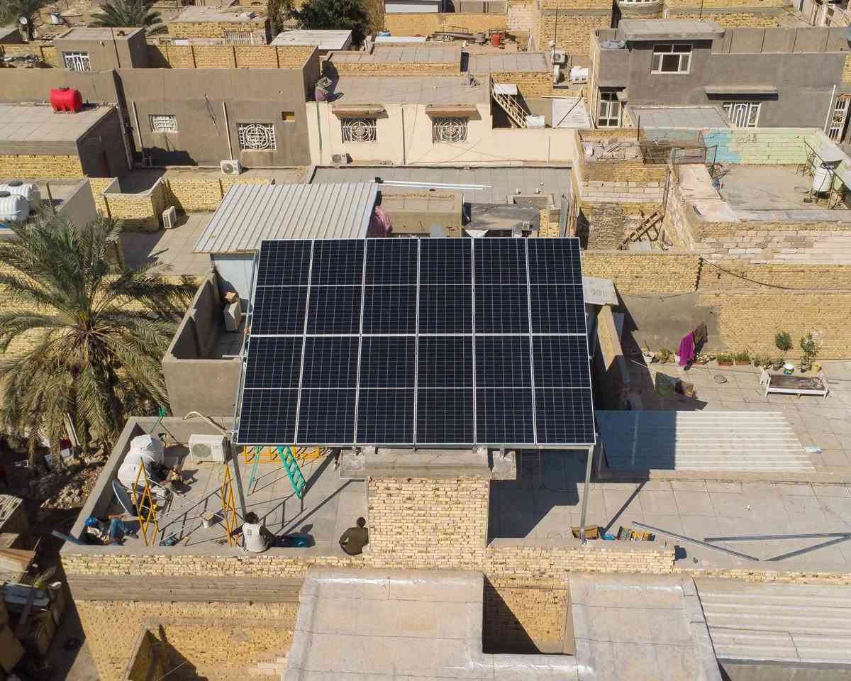 نقدم لكم منظومة طاقة شمسية منفذة باحترافية عالية، مصممة لتوفر الاعتمادية والراحة لسنوات طويلة:
☀️  لوح شمسي LONGi عدد 12عالي الكفاءة
🔋 بطارية خزن SUNEES 15kWh لضمان الطاقة المستمرة
⚡ العاكس SOLIS 6kW لإدارة ذكية وثبات عالي بالأداء
هذه المنظومة ليست مجرد كهرباء… بل راحة يومية واستقلال بالطاقة.
✔ تشغيل مستقر لأجهزة المنزل
✔ تقليل كبير في مصاريف الكهرباء
✔ طاقة نظيفة وصامتة
✔ أداء ذكي وكفاءة عالية
✔ حل طويل الأمد لمستقبل أكثر راحة
📍 سواء كنت صاحب منزل أو مؤسسة تجارية، الآن هو الوقت المثالي للاستثمار في الشمس!
📞 تواصل معنا ، ودعنا نرسم معًا مستقبلك بالطاقة الشمسية.
زورنا:
العراق - الديوانية - شارع للمواكب- خلف الاشراف التربوي

أو أتصل بنا:
 *********** 
 ***********

#العاتك_للطاقة_الشمسية ☀️
#طاقة_نظيفة #استدامة #توفير_الكهرباء #مستقبل_أخضر اكسبلور
الطاقة_الشمسية
العراق
طاقة_مستدامة
