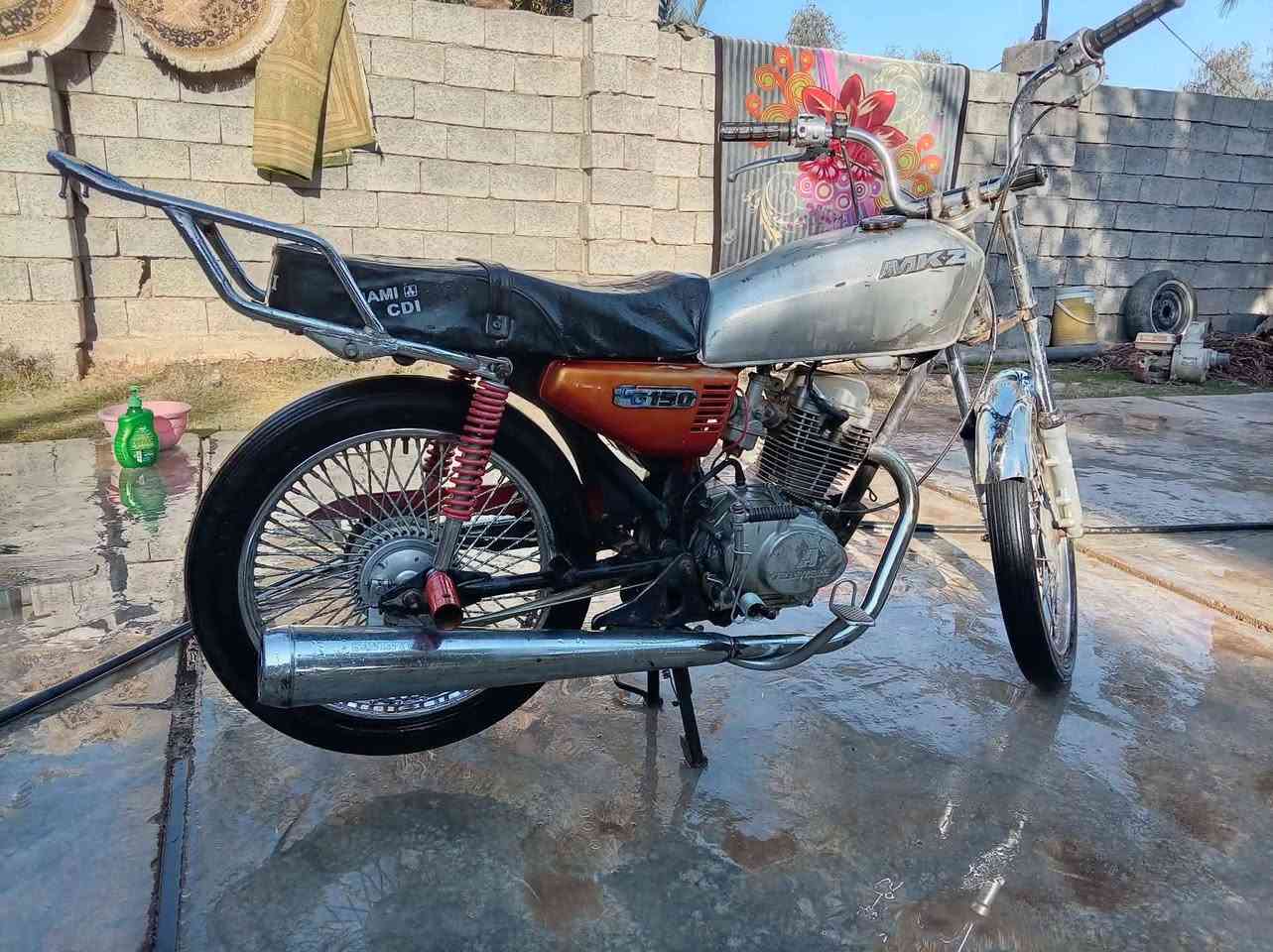 دراجه نامه ١٩ مال شغل الدراجه بيها تنقيص فقط السعر ٢٢٥ وبيها مجال مكاني كنعان البدعه ***********
