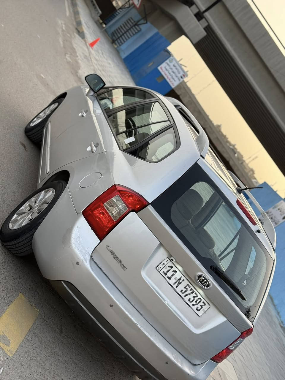 السلام عليكم كيا كارنز 2012شركة العامة جديدة فتحة 7راكب قطعتين تبريد تبريد مركزي تخم تاير جديد مكينة كير جدد بيها الجاملغ الخلفي فقط والسونار مرفق بل صور السعر 120بيها مجال قليل مكان بغداد البلديات لاستفسار ***********
