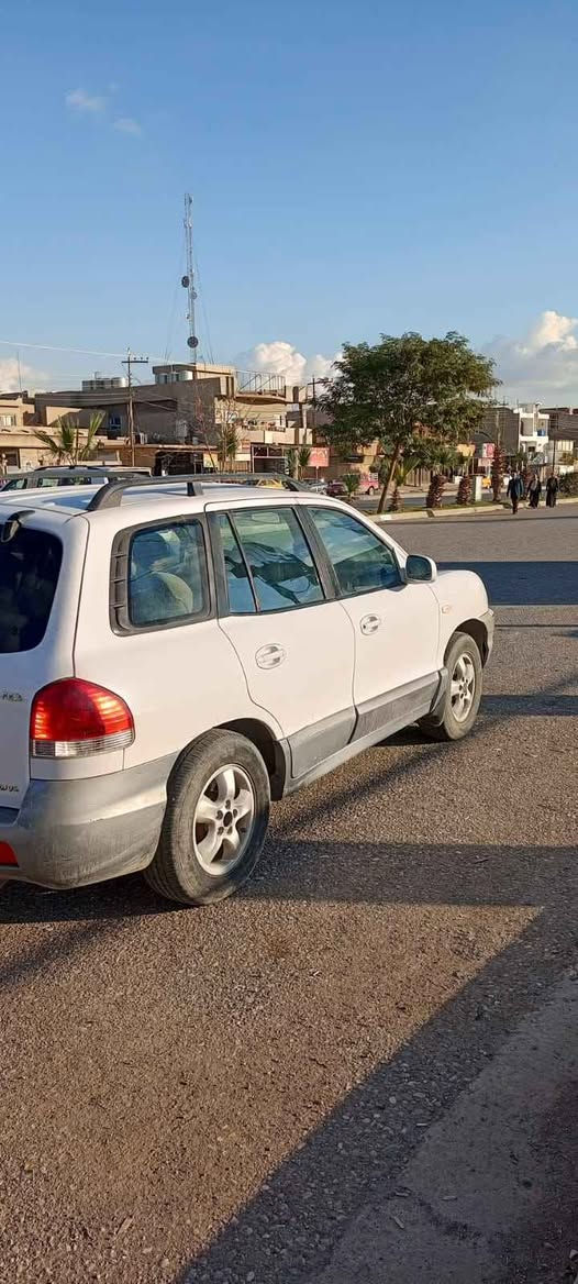 سلام عليكم 
للبيع أو المراوس
سيارة سنتافي 2006 رقم سليمانية محرك 6 سلندر دبل أكسل(دفع رباعي) 
كير و محرك شرط كهربائيات تبريد تدفئة شرط بيها جاملغ الخلفي شبرين صبغ و شوية تعديلات بارد والباقي كفالة مكان السيارة كركوك شراي اتصل 
سعر ٨٥ و بي مجال للطيبين 
الرقم *********** Honolulu, HI
