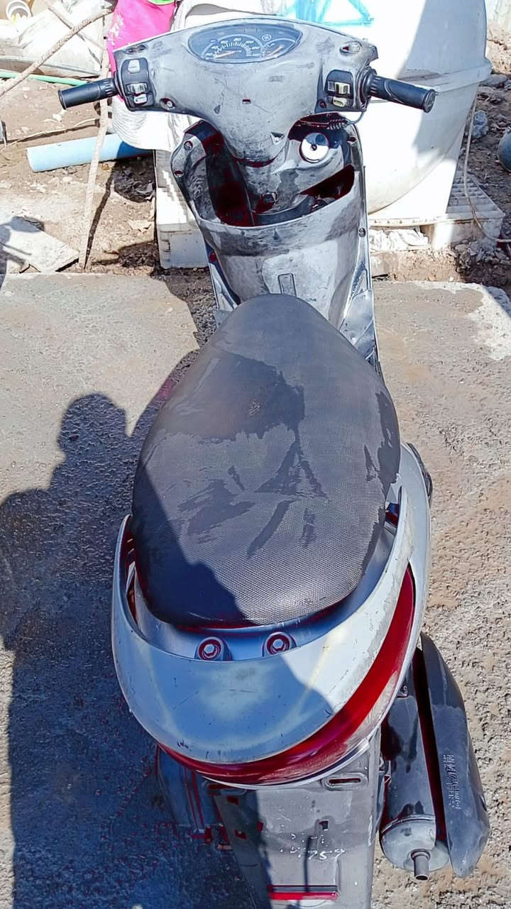 السلام عليكم بريز دراجة بلادية وكاملة نكرة سلف كهربائيات جاهزة مكينة خرسة جيب ليعجبك وتعال افحص فقط كفرات تايوان شرط شخط مابيهن مكاني اعظمية السعر ٦٠٠ للاستفسار *********** موجود واتساب
