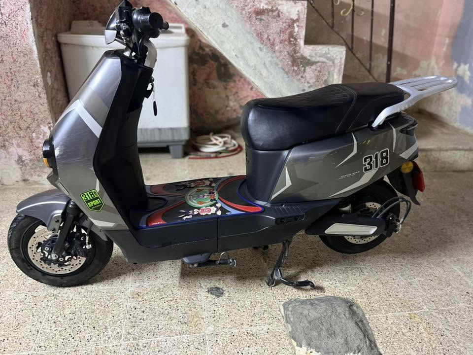 السلام عليكم
ماطور شحن 318 للبيع 

مواصفاته 

بي بصمه ومفتاح للتشغيل 

طبعا 6 بطاريات دبل 

لايت عالي ناصي 

الاشارات شغالة

هورن شغال

نظام بگ R

فرامل امامي خلفي شغال

خلاط شغال 

قوة الملف 2000

مثبت للسرعة 

وبي اربع نمرات

شاحنة الاصلية مالتة

شرط كهربائيات كلها شغالة 

بي نظام حماية من السرقة

السرعة حقيقي 70 بالشاشة 90/92

السعر:650  (وبي مجال) 

*********** اتصال وبي واتساب
