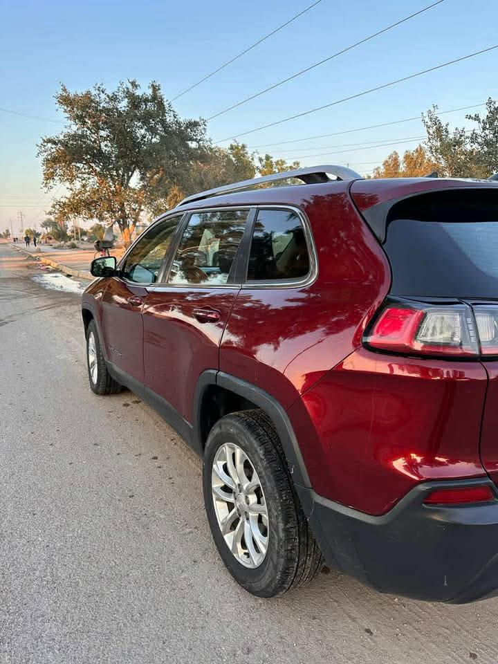 سلام عليكم للبيع جيب بزون 2019 بيه صبغ 5 قطع صور الحادث موجوده ب منشور سياره جاهزه بدون نقص 
السعر 114 وبيه مجال مكاني بغداد المحموديه
***********
