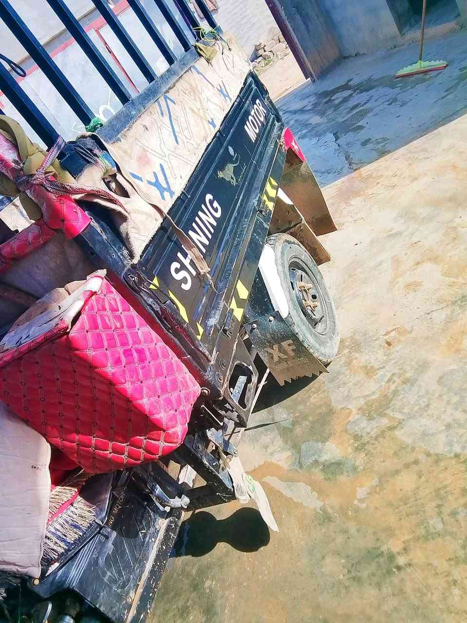 السلام عليكم ستوته للبيع موديل 20 محرك 24 اوراق كامله محرك شرط كهربائيات شرط كل شغالهر سعر مليون  وفي مجال الاستفسار على هذا الرقم ***********
