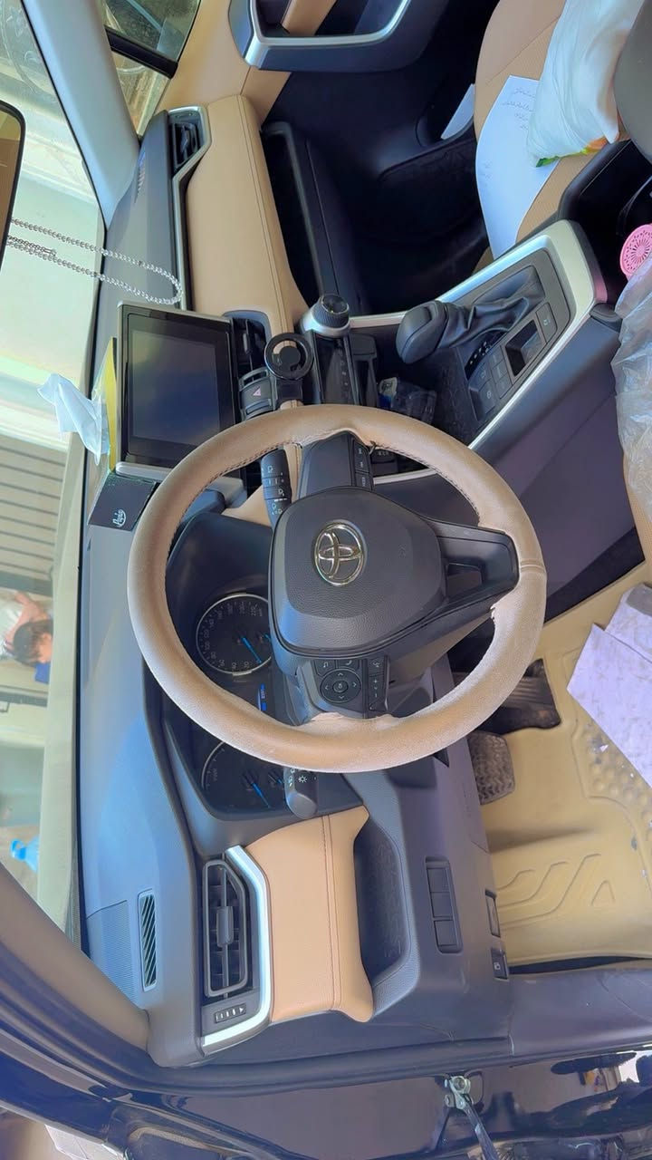 السلام عليكم
راف فور 2024 السيارة خليجية عبد اللطيف جميل ماشية 8000 كم جديده استلام زيرو كفالة عمة 
مواصفات عاديه بدون فتحة 
بصمة حساسات لدات وزنونات يعني مواصفات العادية المعروفة داخل بيجي 
السيارة مغلفة ppf حماية كامل ضد الشخوط والخدوش جاهزه جديده بمعنى الكلمة 
سعرها 250 بيها مجال بسيط 
عنواني بغداد
للاستفسار ***********
