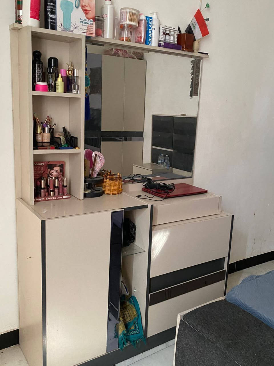 غرفة نوم نضيفه جدا إيطاليا ست بيبان استعمال قليل بغداد دوره السعر مليون اونص بيه مجال *********** بي واتساب
