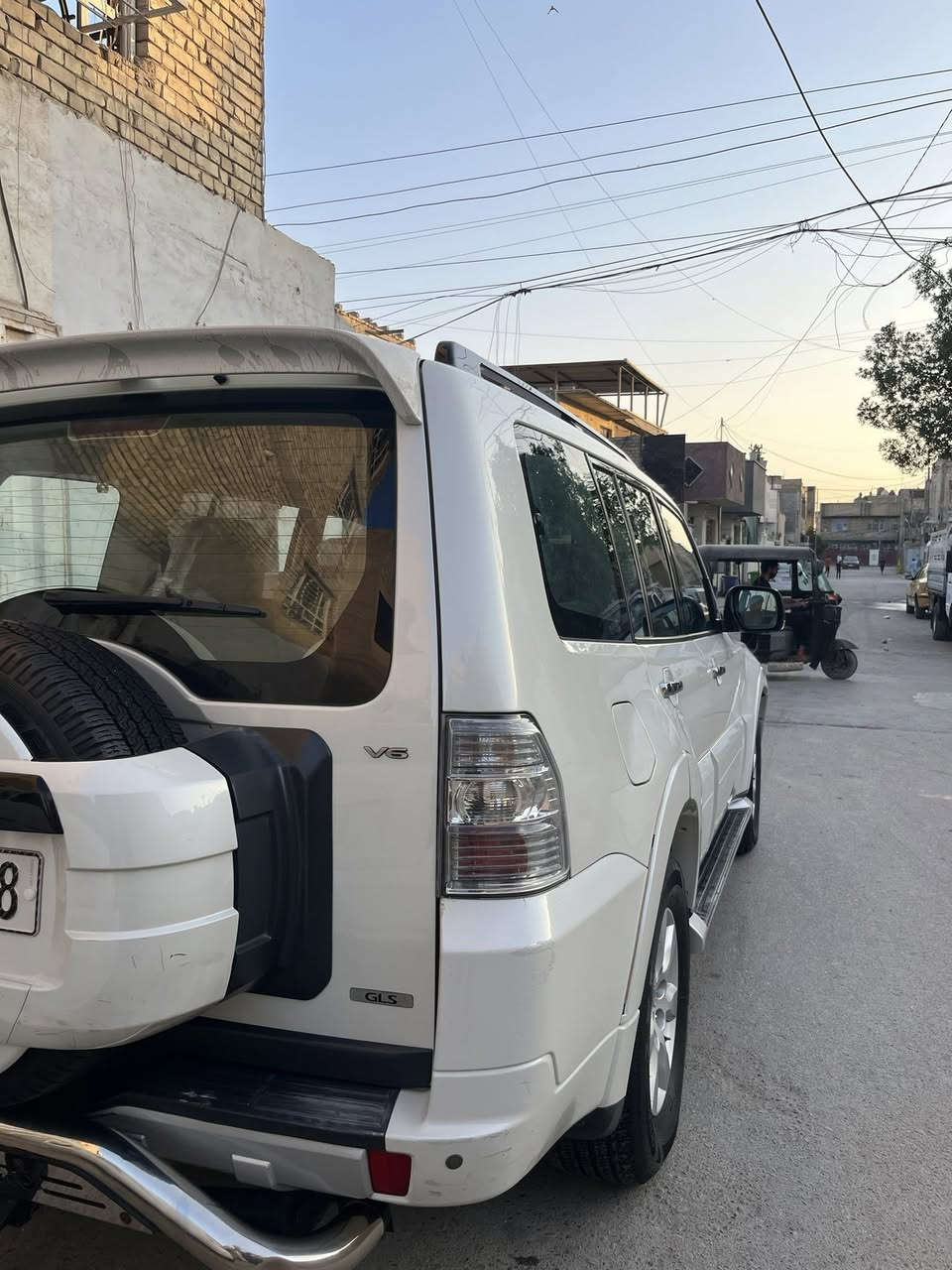 السلام عليكم
للبيع باجيرو موديل ٢٠١٠ 

مكفوله كفاله عامه 

فول مواصفات حبتور 

شاشه كبيرة

ثلاجه

كشنات كهرباء 

حساسات

مكينه ٣٥٠٠

السعر ١٥٥وبيها مجال 

الاستفسار الاتصال ***********

العنوان بغداد العبيدي
