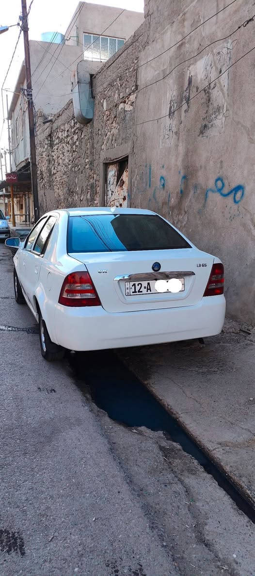 ck
2013 كصه جديده..نينوى رقم مسطره.هزه جديده.سنويه 2029..
صافيه من كلشي..
جاملغ النفر الامامي مصبوغ .. دوائر الخلف بخ بيهم معجون قليل جدا.فقط لاغير.طخم جديد تايرات جدد .تبريد ثلج. تدفئه.شاشه. كامره.محركها الاصلي جديد.لابخار لاتنقيص  لاصرف لانفخ..سياره جاهزه من كلشي..
تحويل فقط..
*********** استفسار اتصل.
