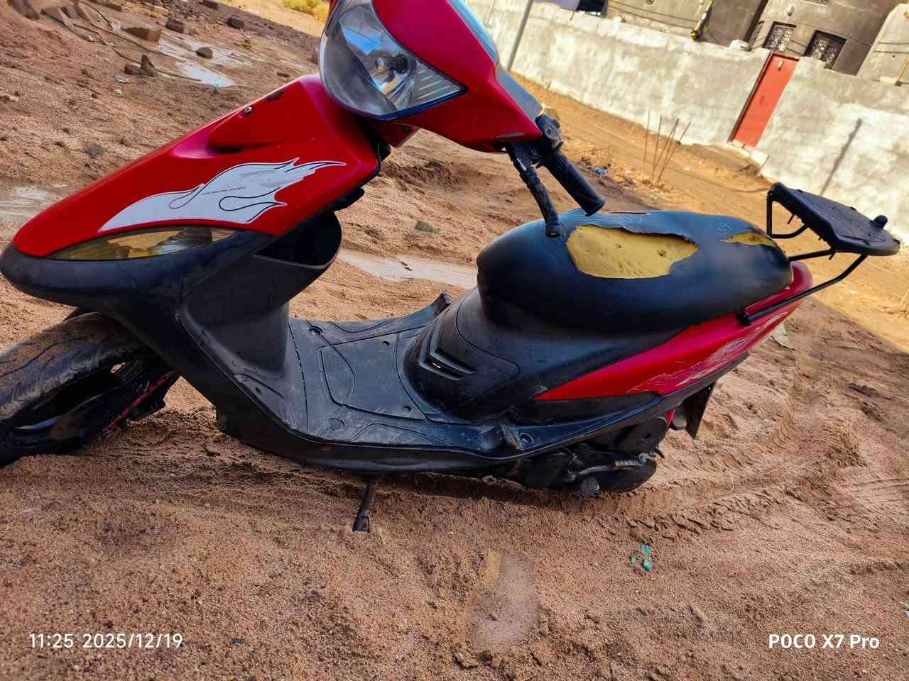 سلام عليكم  دراجه ماكس عدله   حاويه صارله شهر الدراجه مكفوله من كلشي مامفتوح بيه برغي واحد نضيفه 
مكاني قضاء الهوير التواصل واتساب ***********
السعر خاص
