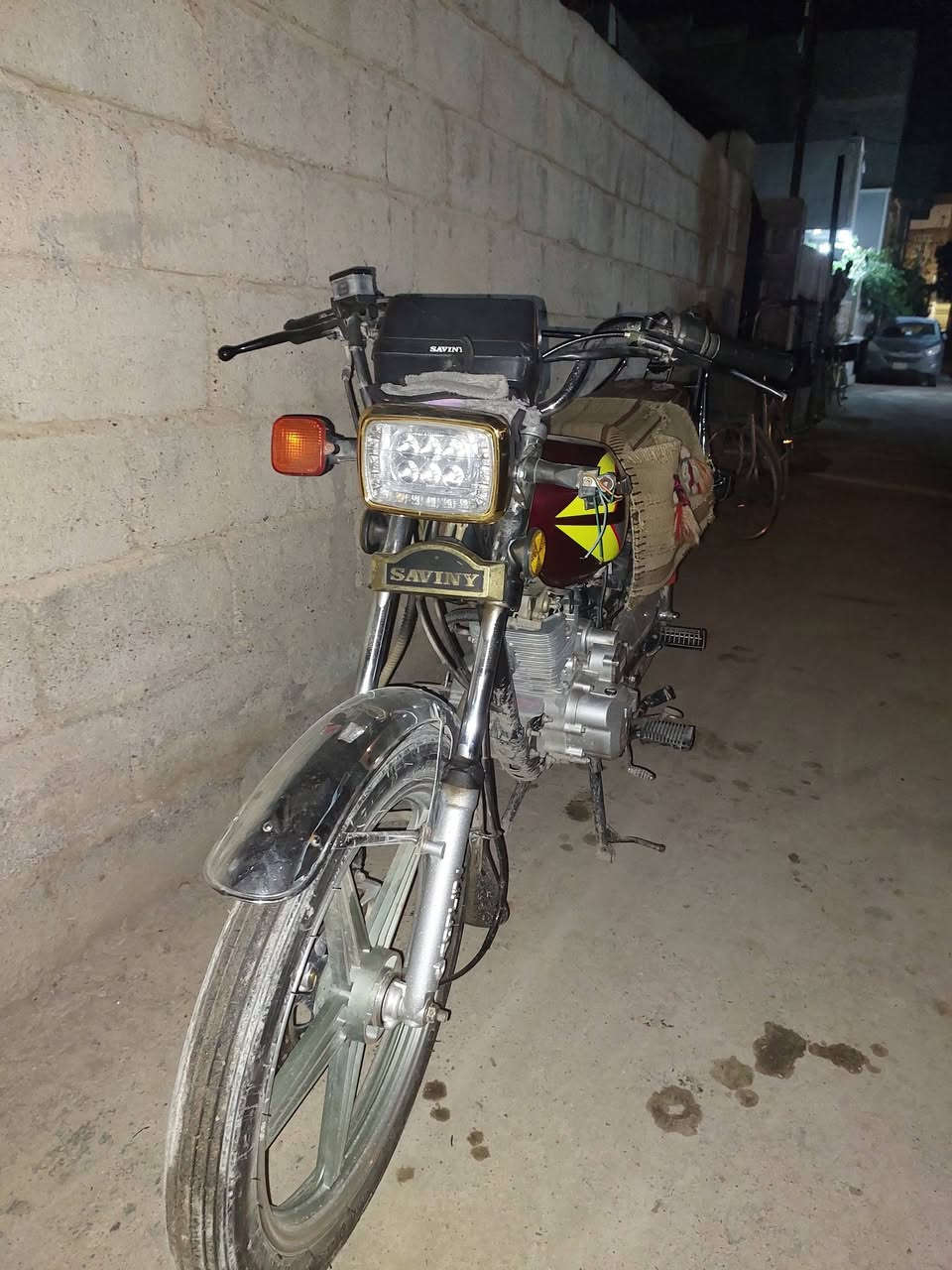 سلام عليكم دراجه سيفان مديل عشرين الدراجه بيها ملاحظات اشاره مكسوره صفاحيه مال باتري الباقي كله شغال المحرك مكفول انطيكياها بشرط السعر ٥٥٠
***********
