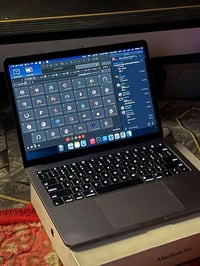 اخوان ماك بوك برو 17نظافه 💯  استخدمته قليل بفترة دراسه كورونا للبيع او...