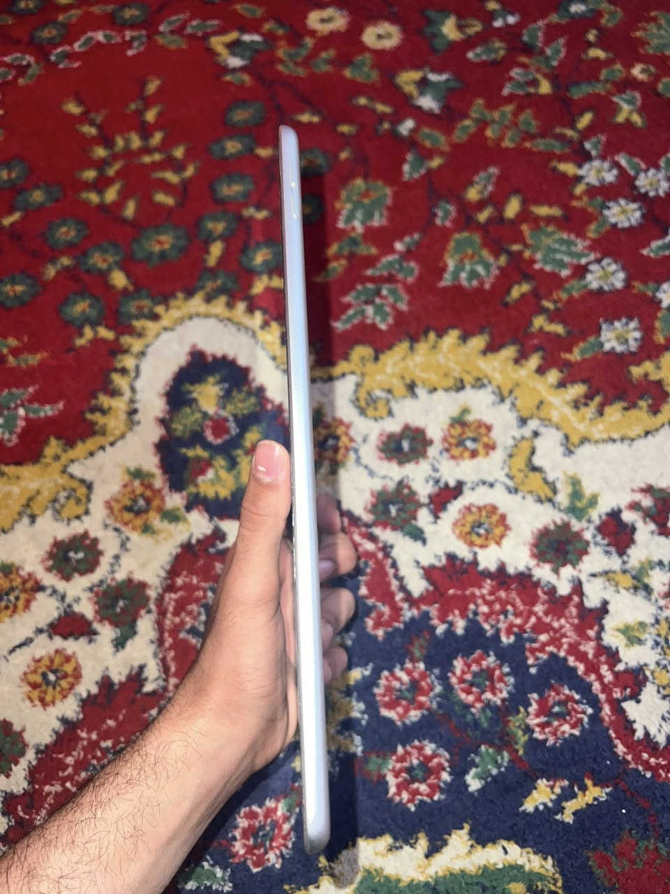 السلام عليكم ايباد 9 للبيع ذاكره 64 نضافه 99% استخدام دراسه فقط السعر 240 مجال بسيط للشراي مع كاترونه الاصليه متواجد واتساب *********** فيس مامتواجد مكاني ديوانيه
