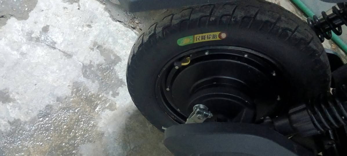 يا الله 
اسلام عليكم 
دراجه سكنس لد شحن (للبيع)
المواصفات:
تحتوي على ٦ بطاريات جدد مشدودات
دبل اشاره ،وبيها سبيكر للصوت، ولايت عالي ناصي وسكن، وأيضاً على جنطه ،تحتوي على درع داير ما داير الدراجه ، وتحتوي على منفذ للشحن ومنفذ للرام. وحجم الملف(1500واط)
سرعه الدراجه ٧٠ حقيقي ،تحتوي على زرR, وثلاث نمر للسرعه
اكو ملاحضات بل درع يعني بي شويه خدوش

مكاني شارع فلسطين مقابيل عماره اريدو
للتواصل على الواتساب برقم ***********
السعر مليون وميه وبيها مجال
