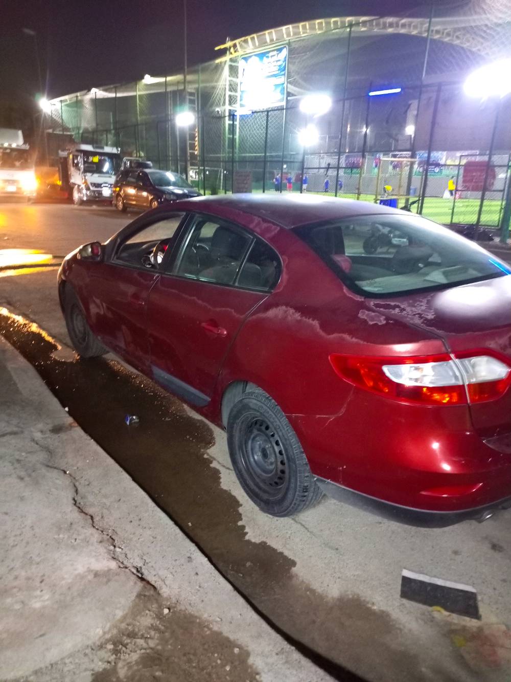 سلام عليكم
رينو افلونس ٢٠١٦ للبيع بيها كاز كيت 
وجارده كير مابي شي تبريد شغال 
مابيها طخات هواي مثل ماموضح بصوره ماشيه ١٩٠ 
رقم جديد وسنويه كهربايئات خير من الله تخم نوزلات وبلكات ومجاول جديده عبوه مال بانزين كامله جديده اصليه فتح حاويه رايدها ب٥٠ ورقه وبيها مجال مكان بغداد
*********** تواصل خاص او ع الرقم