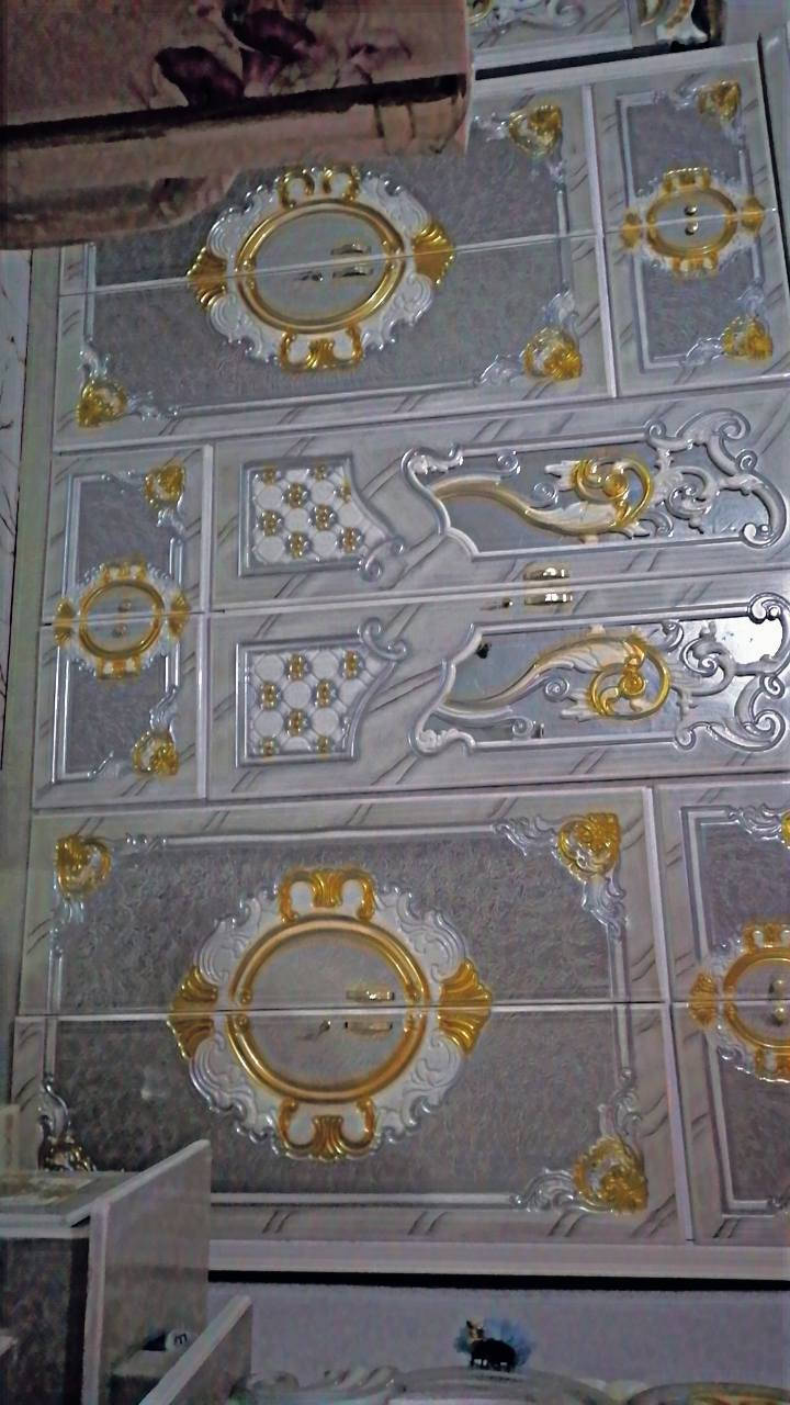 غرفه اخشاب للبيع مكان سوق الشيوخ
 7نيسان غرفه نصيفه سعر مليون او ميه او خمسين 
بيه مجال حك الجيه ***********
