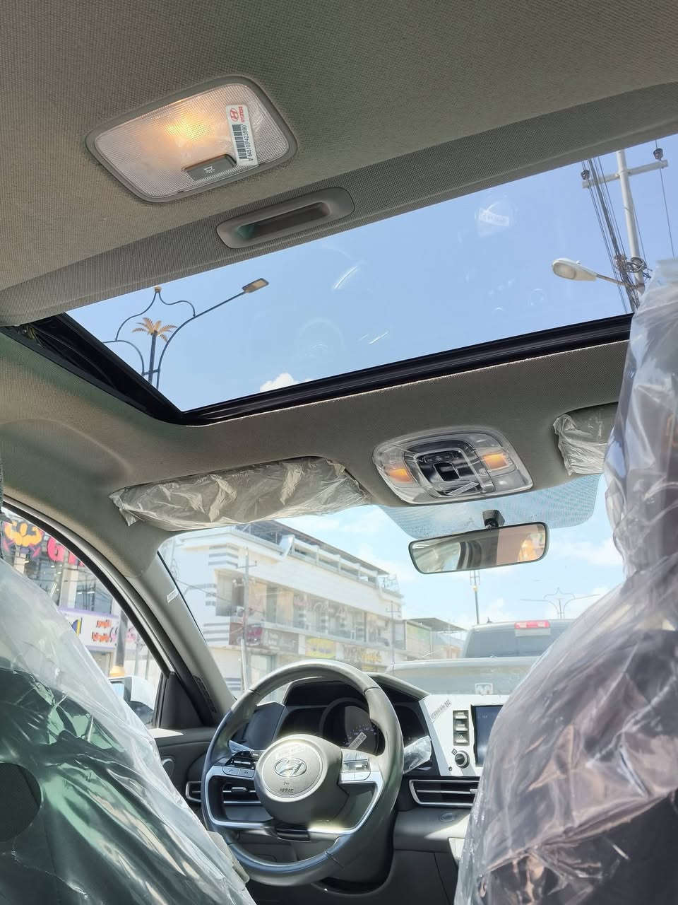 Hyundai Elantra 2022
هيونداي النترا 2022
وارد امريكي 
محرك. 2.0 دوش
 مواصفات نص فول 
شاشه كاميره خلفي 
بصمه شغال عن بعد 
رادار امامي 
ستيرن تحديد سرعه تحديد مسار 
بعد هوايه مواصفات بيها
  سياره ماشيه ١٤٥ 
سياره مكفوله من آي نواقص كله 
السعر135 بيه مجال 
للاستفسار ***********
