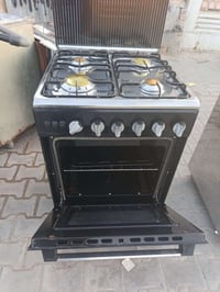 طباخ رويال • مصري • مكفول