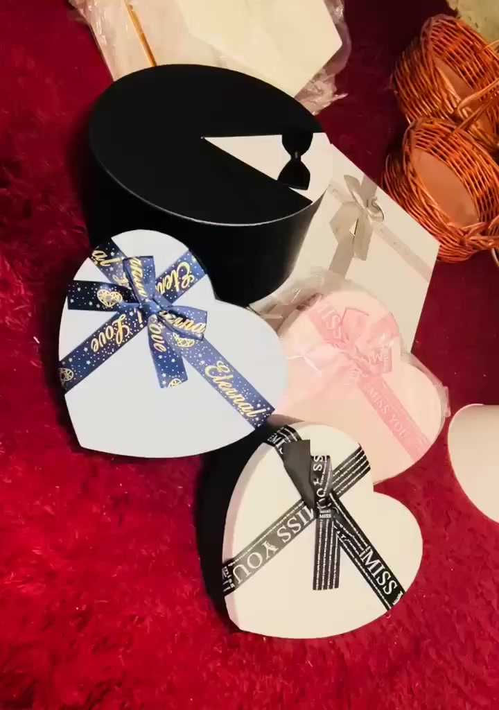 يابه شلونكم عندي غراض للبيع شلعه وحده ب100 الف كلهن 

خيش درزن 12 قطعه
تول كبار عدد3
صغير 2
تغليف وردي يشبه فلين 1
اكياس ورقي كبير 8
اكياس ورقي وسط 5
غلاف ساده ووتر بروف  13
غلاف نايلون شفاف 4
غلاف ورد گلتر 2
كارت مستطيل 1 سيت
كارت قلب 1 سيت
سنادين ورد 8
بوكس معيني كبير ثلاثي 
بوكس فيونكه ثلاثي 
بوكس قلب ثلاثي عدد3
بوكس فيونكه مستطيل ثنائي
سلات خوص ثلاثيه
شرايط 12 قطعه مشكل
بوكس قلب شفاف من الاعلى عدد واحد قطعه مفرده


**إذا كنت صاحب هذا الإعلان وتريد حذفه لأي سبب، رجاءا أرسل رسالة إلى الدعم الفني**