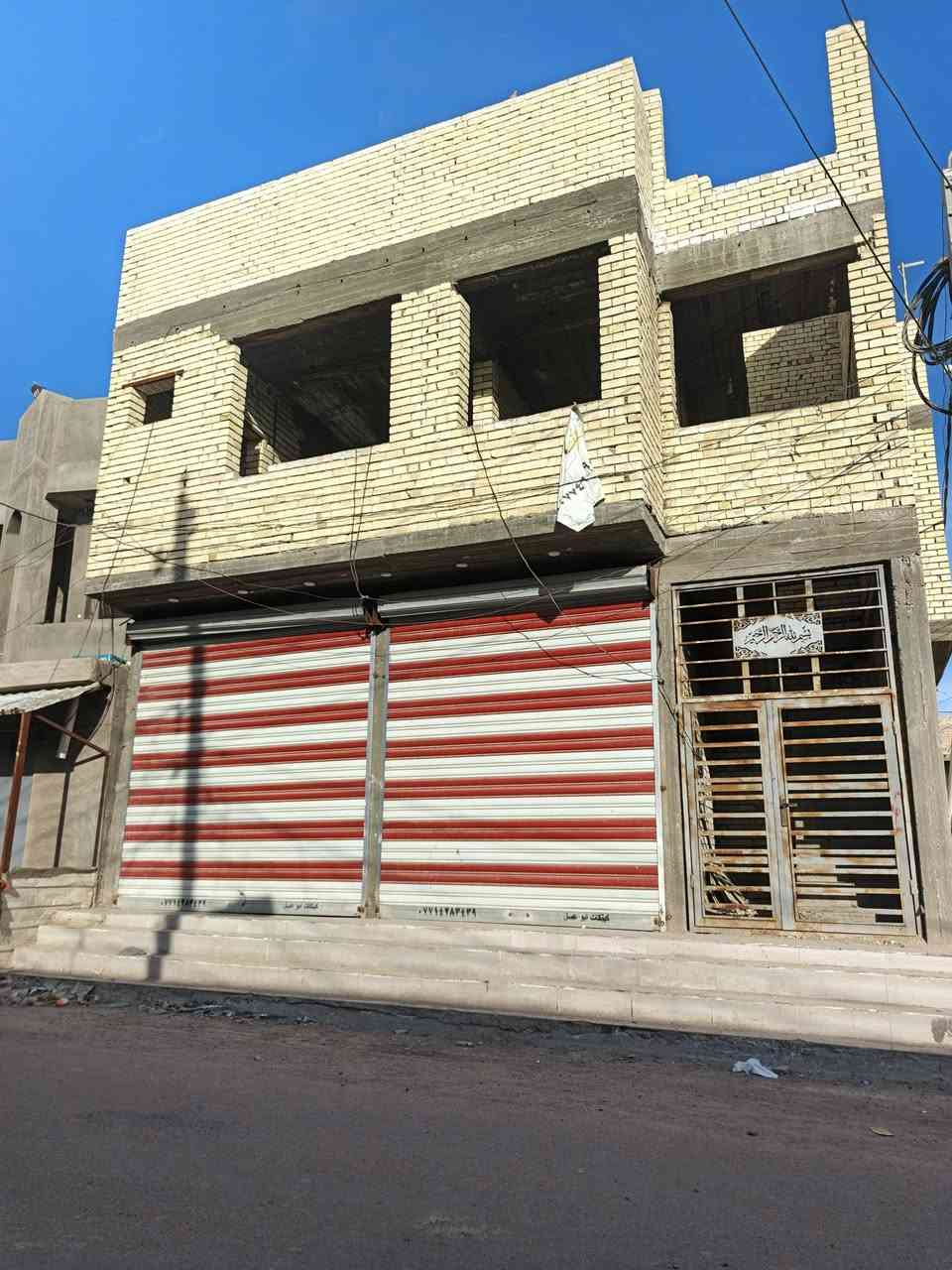 السلام عليكم بناية للبيع المساحة100 متر ركن تحتوي على مشتمل وشقه ومحلات العنوان الشعله الدوانم خلف البانزين خانه
للاستفسار،،***********
