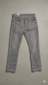 ليفايز • قياس ٣٢ • شبه جديد