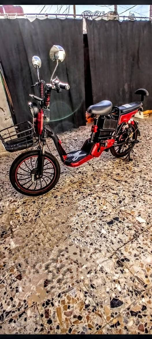 السلام عليكم
للبيع دراجة شحن 
حجم 20
تاير جوبلس 
4 بطاريات
نقصه بطاريات
سعر 250 الف
وبيه مجال
العنوان نجف
الأستفسار على الرقم
***********
