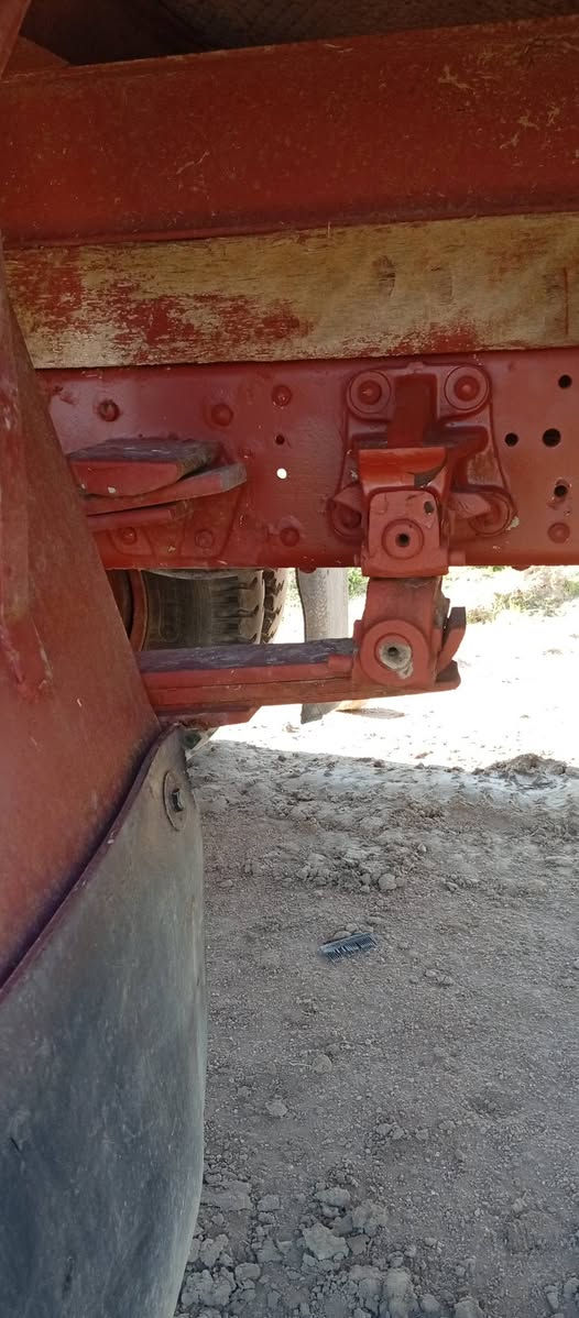 سلام عليكم سياره عشره البيع مكفوله كفاله عامه من مداور رقم نكليزي مباشر رقم سياره القادسيه الدوانية رقم شاصي وضح بل صوره موديل عشره طن  موديل سنويه 65ومخليلها شاصي محدثه عشراوي  محرك شاصي اكسن كير مكفولت سياره مال جناي  مكان سياره الدوانية قضاء الشنافية توصل عل هاتف ***********
