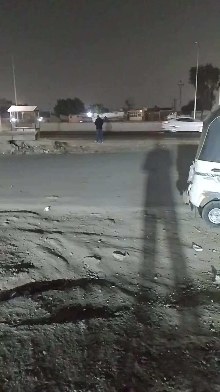 السلام عليكم محل للبيع الموقع بغداد الشعب قرب سيطره الشعب القديمه ركن مطقه السريدات ع الشارع العام مال بغداد كركوك محلين ايجارهن مناسب 400المحلين شغله خير من الله سبب البيع التزام بدوام المحل جاهز من كلشي زيوت تايرات مستعمله وجديده باتريات فيتبمات انواع الفلاتر غراض كلهن جدد كمبريسر 500لتر قالعه بلنص جكات ثنين دريلات عده كامله المحل صافي كل شهر مليونين الله شاهد سبب البيع الدوام وما عندي احد يلزمه المحل قديم ومعروف صارله 15سنه سعره 18 مليون ***********
