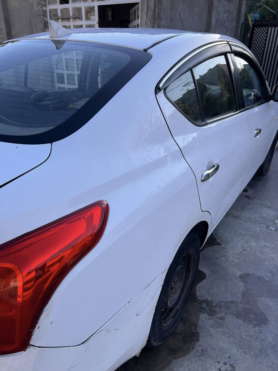 نيسان سني موديل 2012 السيارة مبيها اي نقص خير من الله تبريد ثلج تخم تايرات جديد منضومة تبريد جديدة دواخل كله جديد السيارة كاملة من كلشي مكان السيارة بغداد الغزالية السعر المطلوب 82 ورقة وبيها مجال
المو شراي رجائاً لا يتصل 
***********
