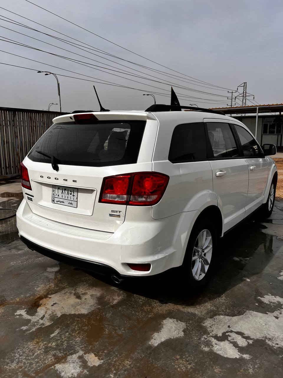 للبيع دوج جورني  Dodge Journey SXT
‏​الموديل: 2017 / رقم بغداد
‏​المحرك: [6 سلندر / 3600].
‏​عدد الركاب: 7 راكب. 
‏​الحالة: [تبديل جاملغ عكس السائق / صبغ شبر من البنيد ] . 
‏[الشاصي والهيكل غير متضرر مكفول + بدون ايربالك]
‏​المسافة المقطوعة: [100الف/قابل للزيادة].
‏​المواصفات: بصمة، تحكم ستيرن، تبريد ثلاث قطع، مثبت سرعة، كراسي جلد. 
‏ملاحظة: محرك + كير + حداية امامي خلفي جدد ومكفولات
‏​السعر: [150] (قابل للتفاوض البسيط).
‏​المكان: [بابل مركز الحلة].
‏​للتواصل: ‪***********‬
